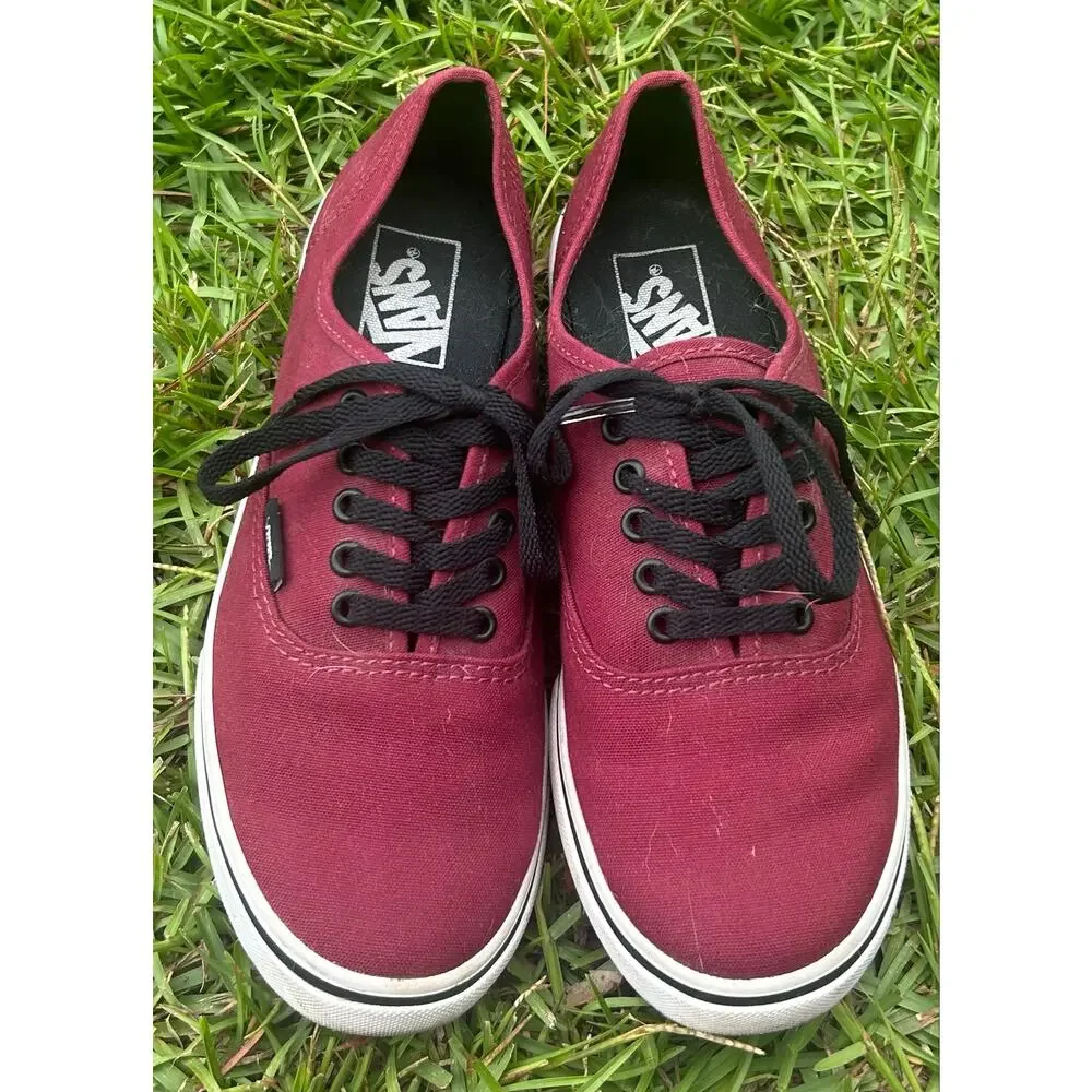 VANS Women’s lace up low top sneakers burgundy/black size 7